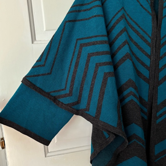 GORGEOUS Pendleton poncho M/L - Picture 3 of 5